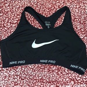 COPY - Nike Pro Sports Bra